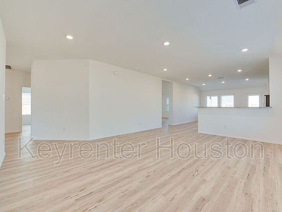 5th image of 7507 Greenbriar Canyon Ln