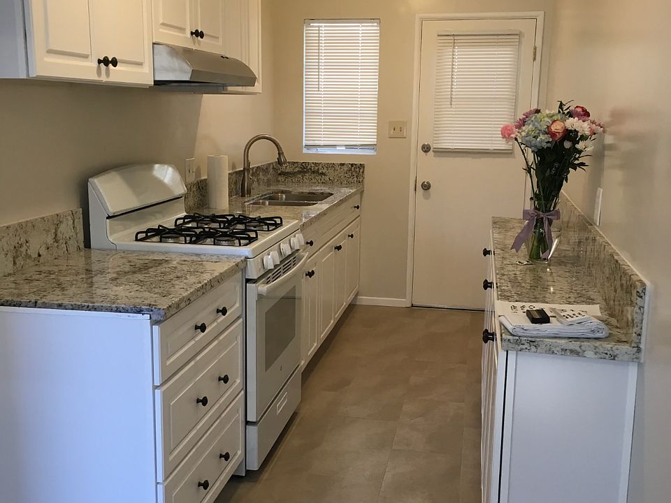 Another kitchen view.