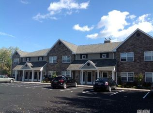 262 Eastern Pkwy APT 13, Farmingdale, NY 11735