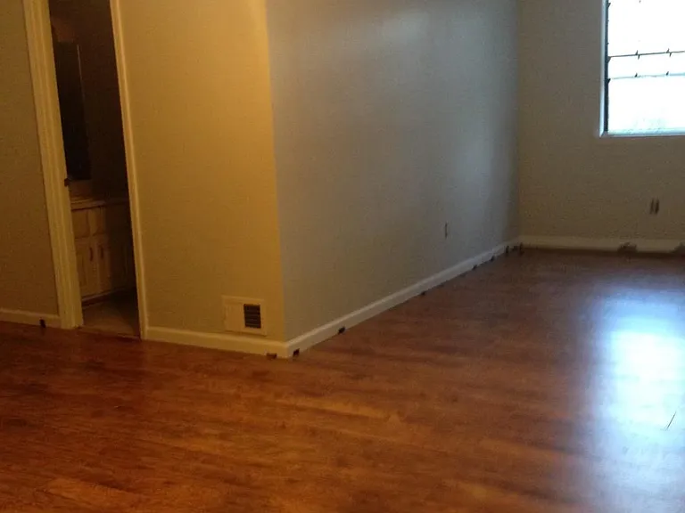 548 Huntington Rd — Photo 3