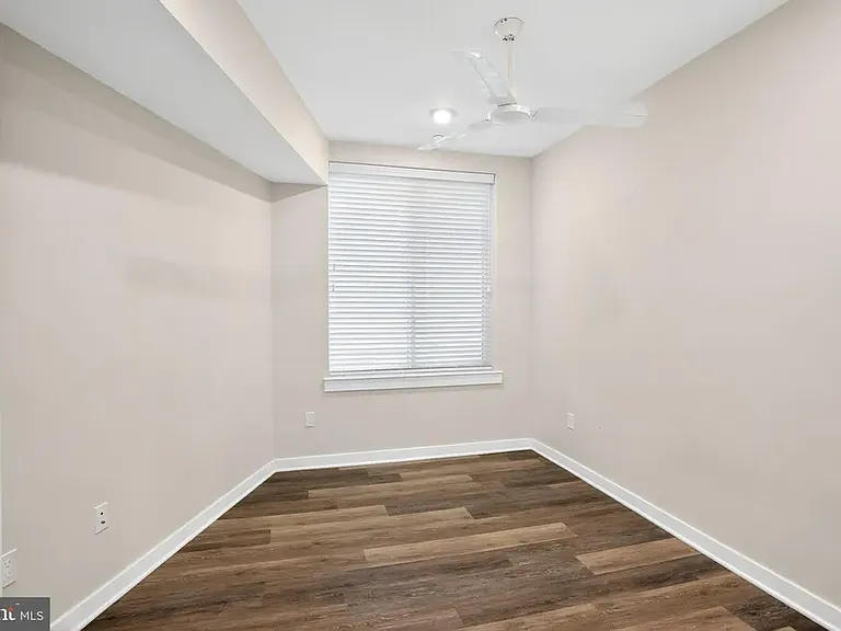 4217 Chestnut St #304 — Photo 20