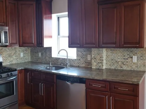 2011 Avenue X image 4 of 7