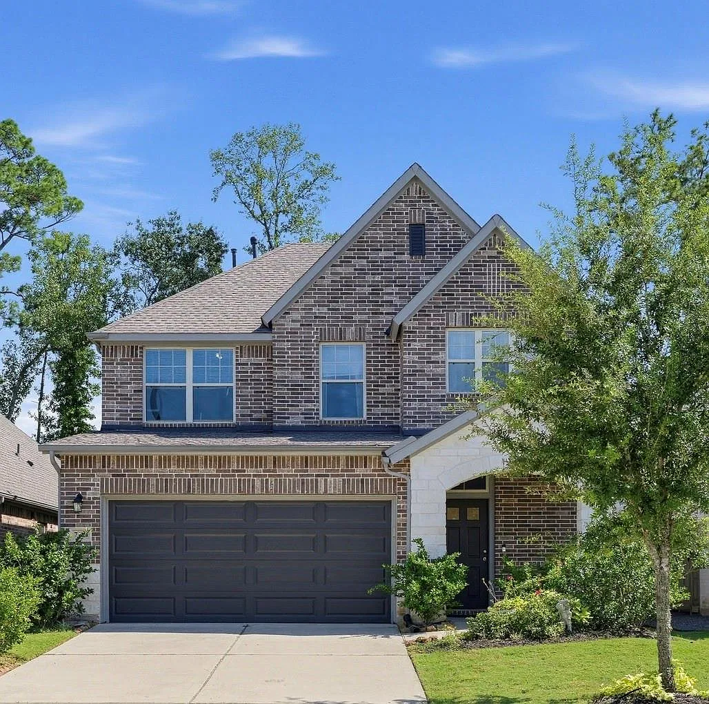 4 bed, 2.5 bath, 2432 sqft, $3,100 — Photo 1