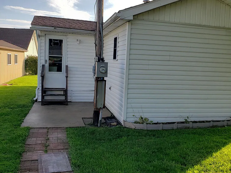 619 Mary St — Photo 11
