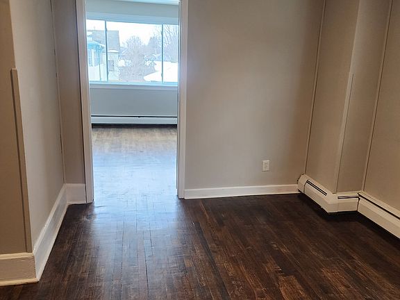 4th image of 2307 5th St NE Unit 2