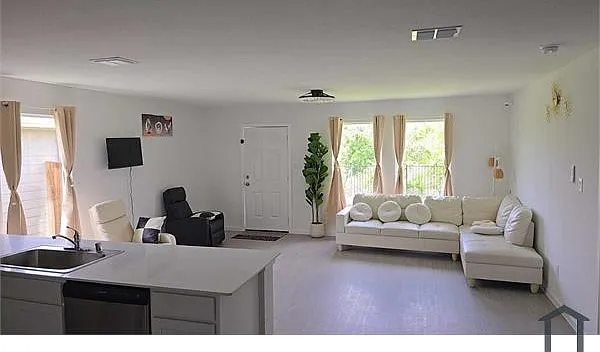 1817 Ventasso Blvd — Photo 2