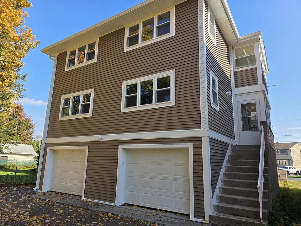 138 Golden Hill St
