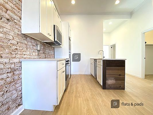 3rd image of 560 Rogers Ave #4