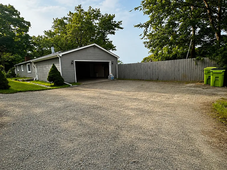 1465 Roy Rd — Photo 7