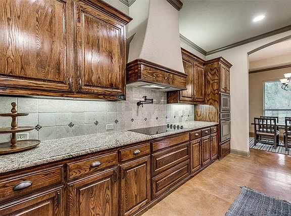 3rd image of 9121 Esperanza Ln