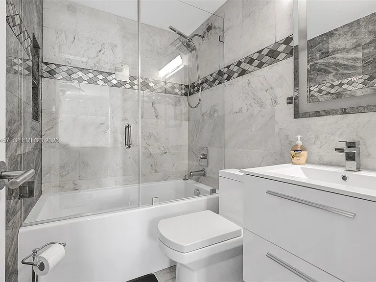 1460 Ocean Dr #305 — Photo 23