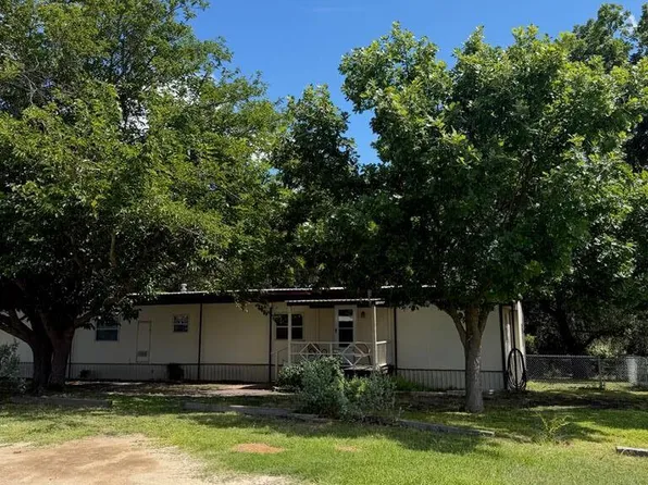 73 Fm Road 1221, Hext, TX 76848