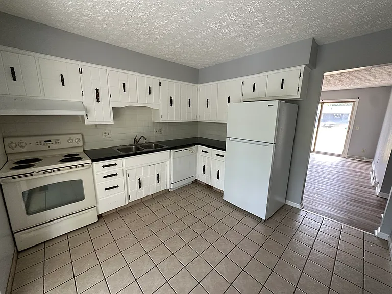 3012-3032 N Turkeyfoot Lake Rd #3038 — Photo 14