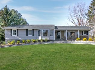 59 Threepence Dr, Melville, NY 11747