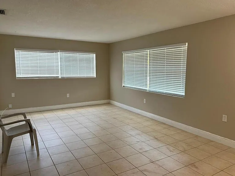 9519 Birmingham Dr — Photo 3