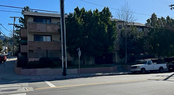 Front of building along Tujunga Canyon Blvd