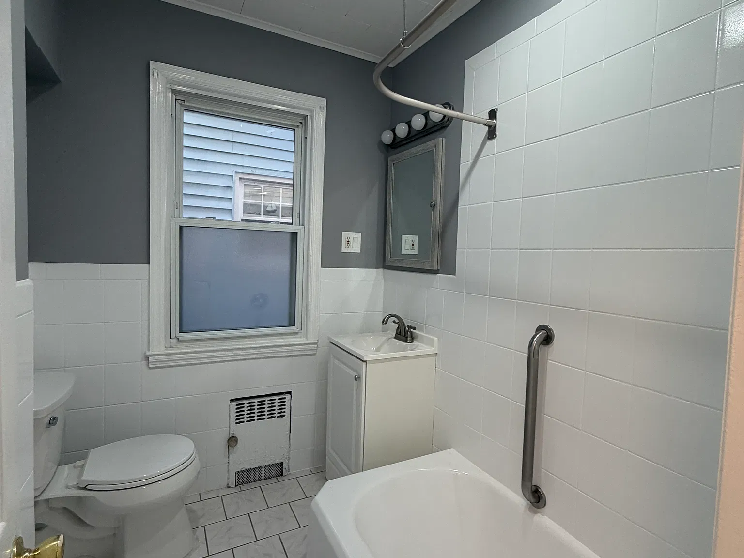 2 bed, 1.5 bath, $2,300 — Photo 4