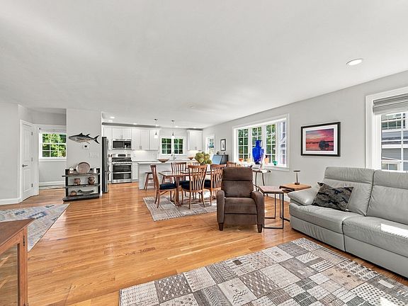 3rd image of 15 Elbridge Ln #19
