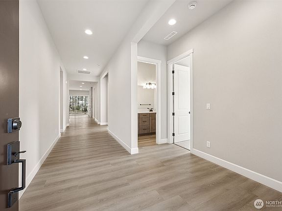 2nd image of 10108 136th Avenue NE #219