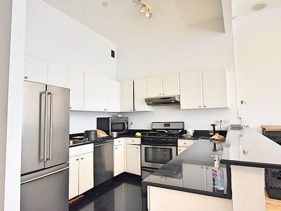 3rd image of 17 Park Pl Frnt 1