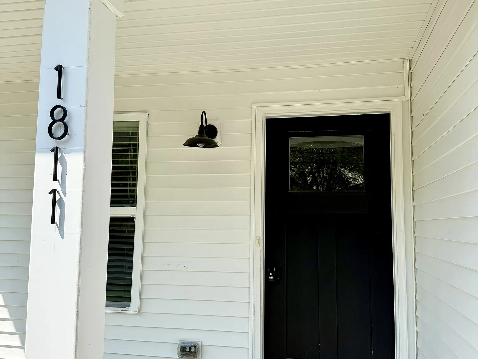 3 bed, 1178 sqft, $1,850 — Photo 2