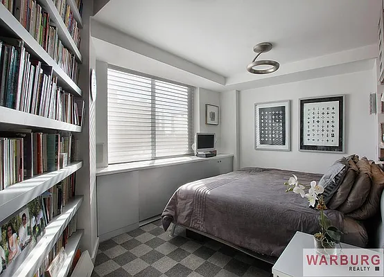 Sold by Warburg | media 21