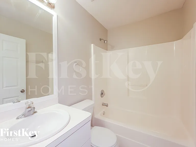 774 Bell Blvd S — Photo 14