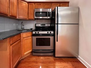 1127 W Farwell Ave APT 104, Chicago, IL 60626