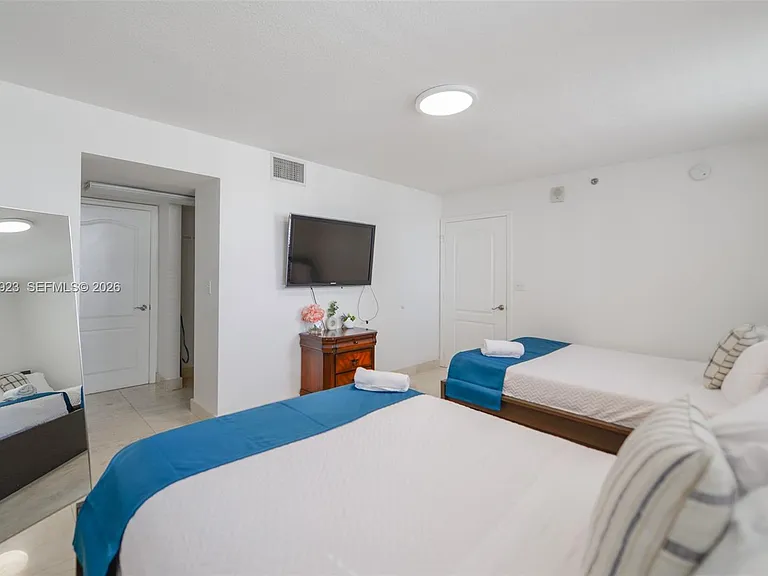 1200 Brickell Bay Dr #2324 — Photo 22