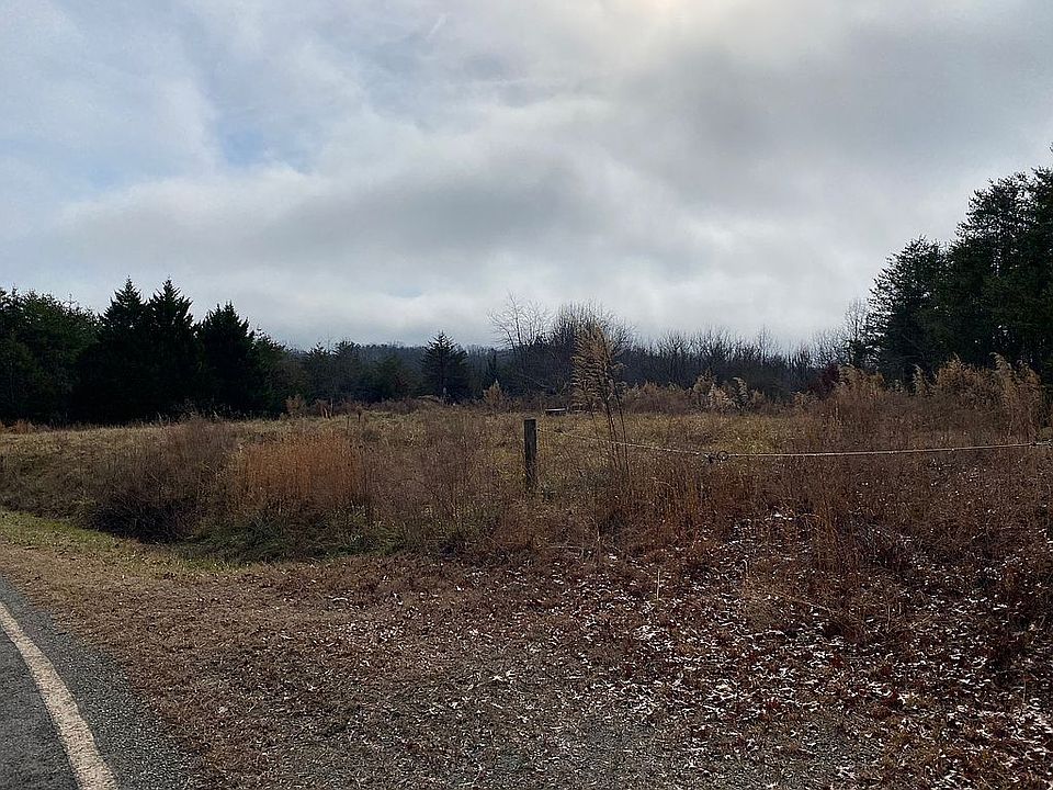 2nd image of 1540 Hauser Rd