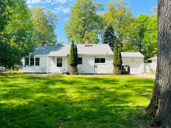 1892 Crestwood Ln, Muskegon, MI 49441
