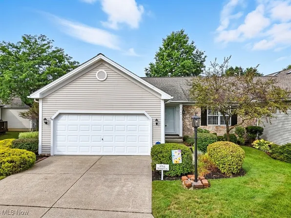 8764 Stuart Ln, Northfield, OH 44067