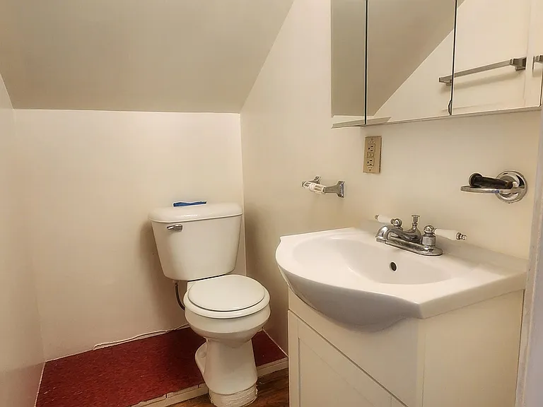 405 S 12th Ave — Photo 15