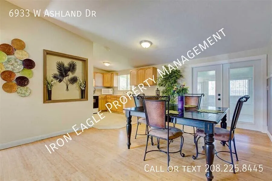 3 bed, 2.0 bath, 1508 sqft, $1,995 — Photo 2