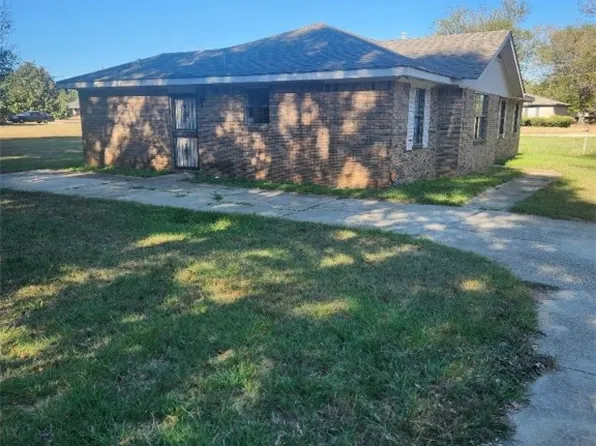2803 Old Columbus Rd, Tuskegee, AL 36083