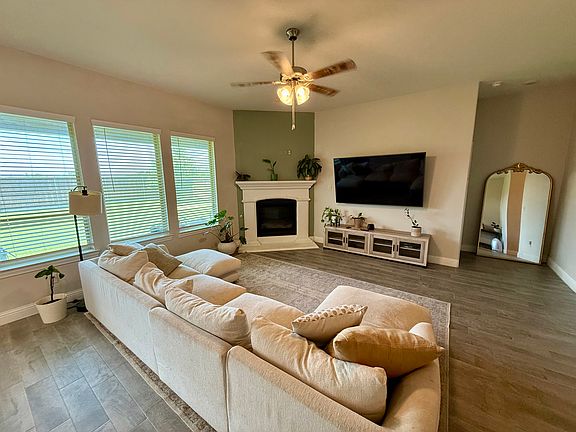 4th image of 1533 Tapadero Ln