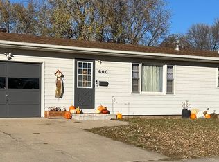 600 E 15th St, Yankton, SD 57078