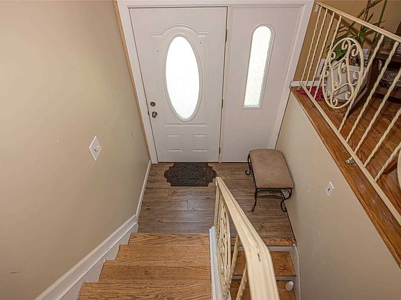 3rd image of 1661 Elsie Ln