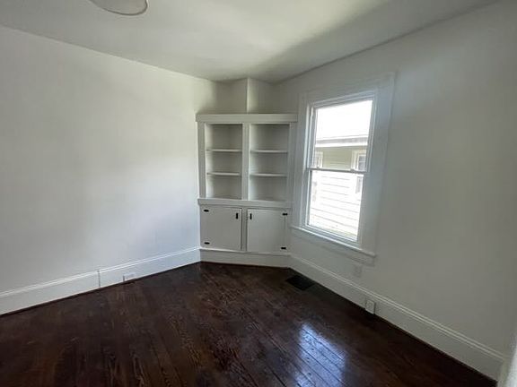 3rd image of 615 Joyner St #B