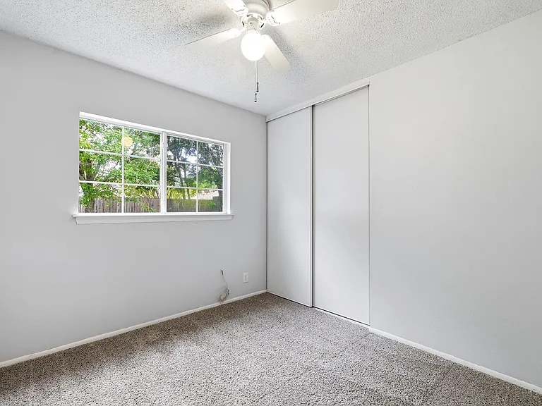 9707 Valley Crst — Photo 17