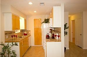 4th image of 3323 Dolphin Dr #B