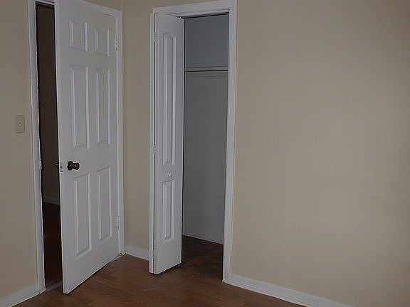 5th image of 360 NW 189th St