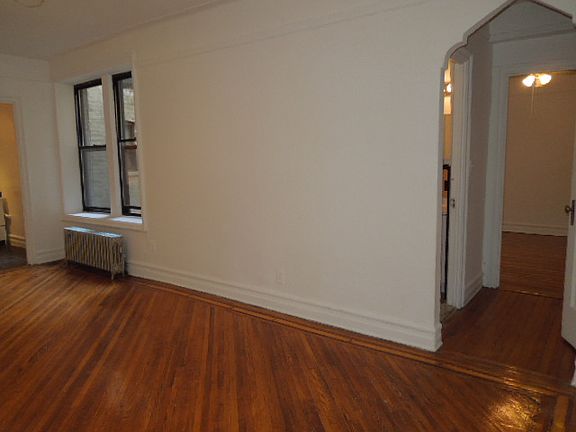 4th image of 540 Saint Johns Pl APT 1A