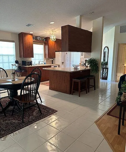 1880 SW Springfield Ct — Photo 24