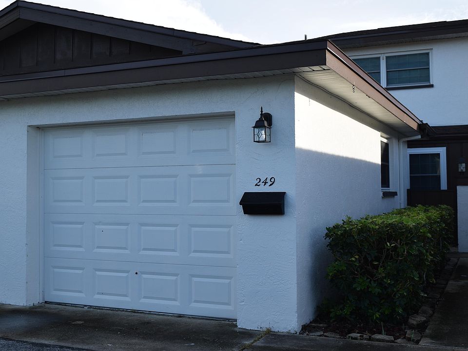 1st image of 249 Kingsway #249