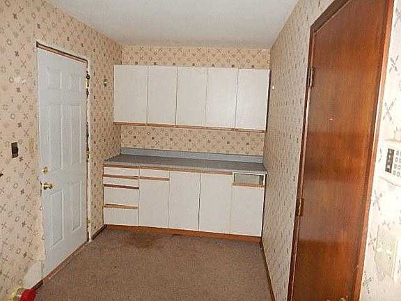laundry area floor 1
