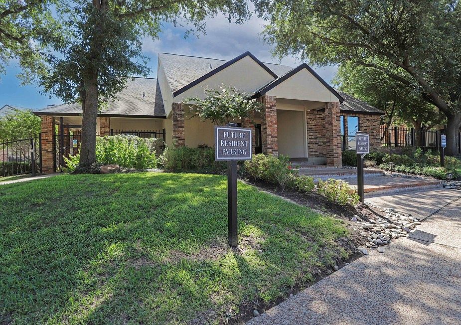 Sunset Point Apartments offering spacious living and exceptional value in Arlington, TX