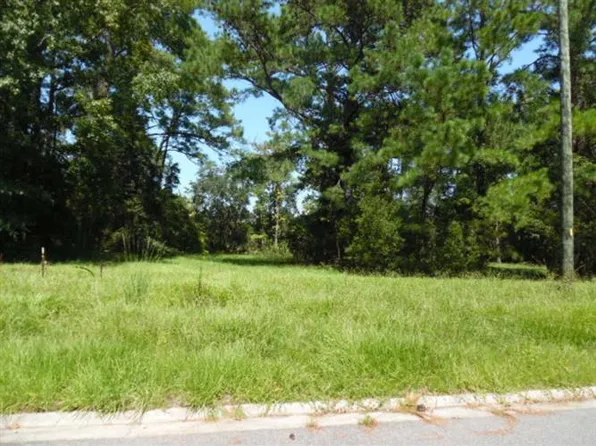 1123 River Oaks Rd, Brunswick, GA 31523