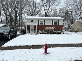 3713 Santom Rd N, Stow, OH 44224