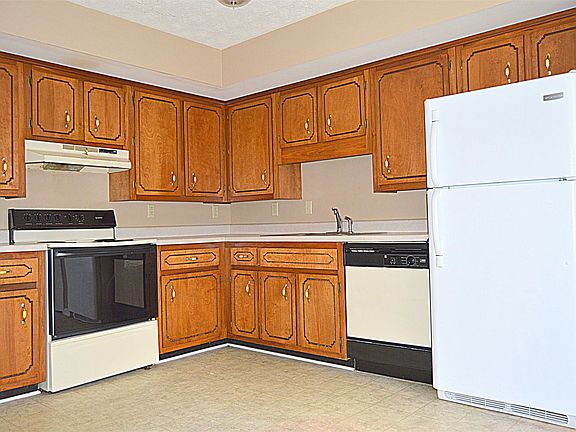 3rd image of 1710 Baltimore Dr